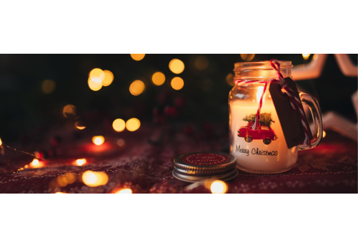 Créez l'ambiance de Noël avec vos bougies parfumées maison !