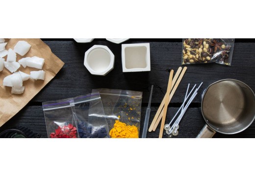 Cire végétale et colorants : bien doser pour des bougies colorées réussies